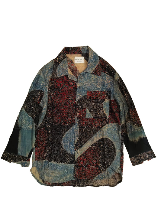 Shirt made of handwoven kala cotton that has been handpainted and hand printed in ajrakh style with natural dyes